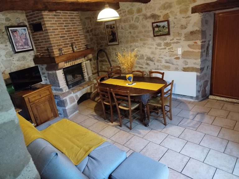 Pièce de vie authentique et rustique pour une ambiance chaleureuse